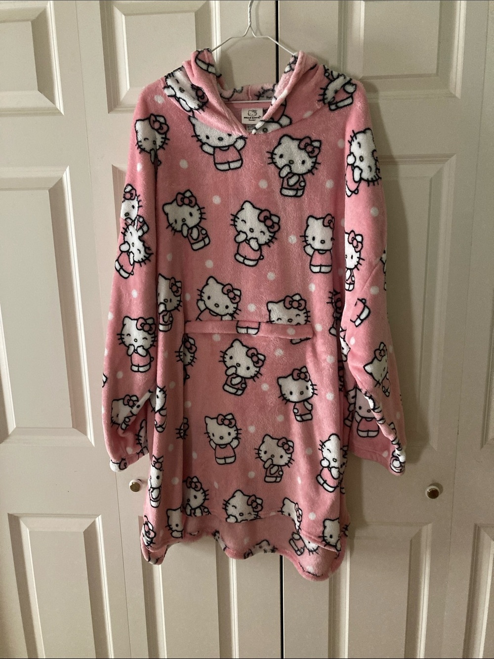 Sandrio Hello Kitty Hooded Lounger  Pink Plush fleece 2X folds into pillow